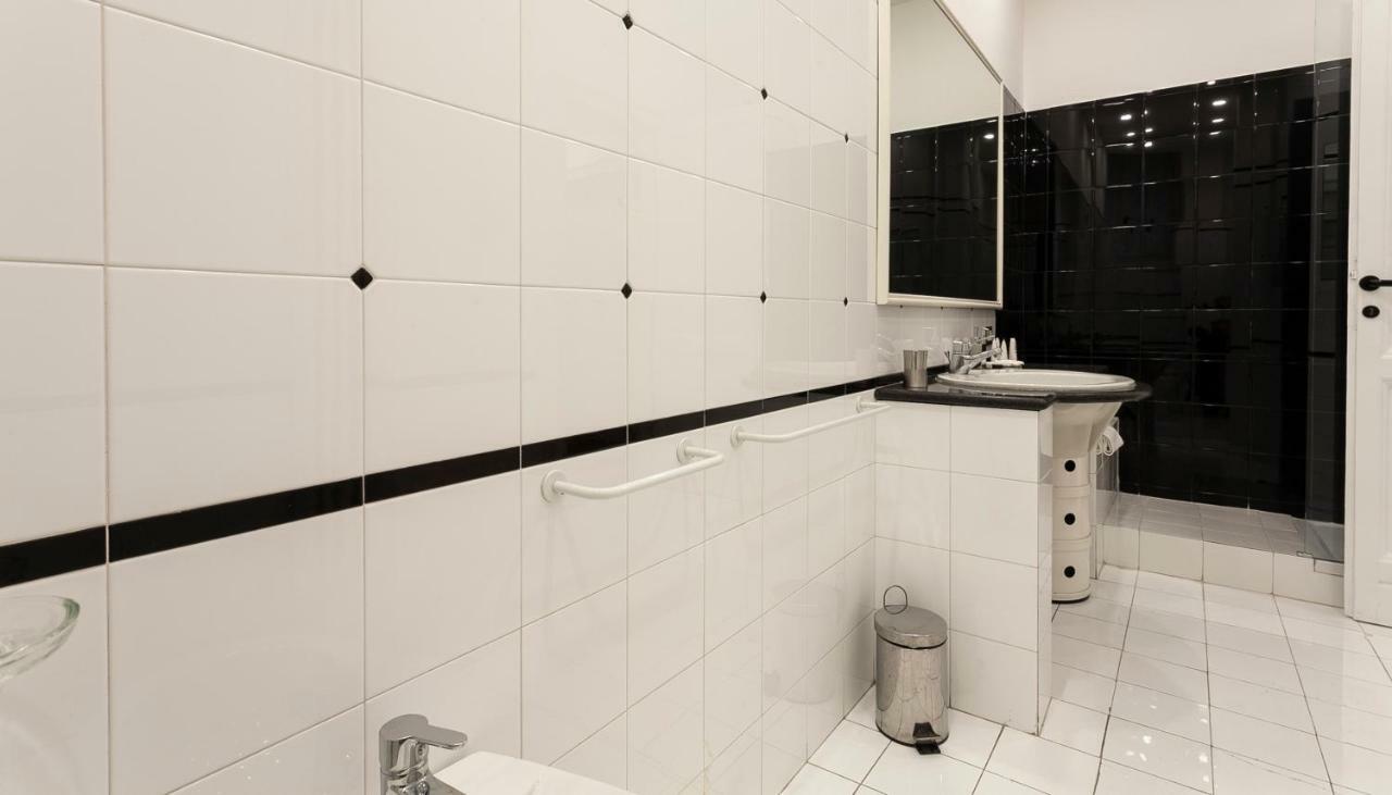 Italianway-Urbano III Apartment Milan Bagian luar foto