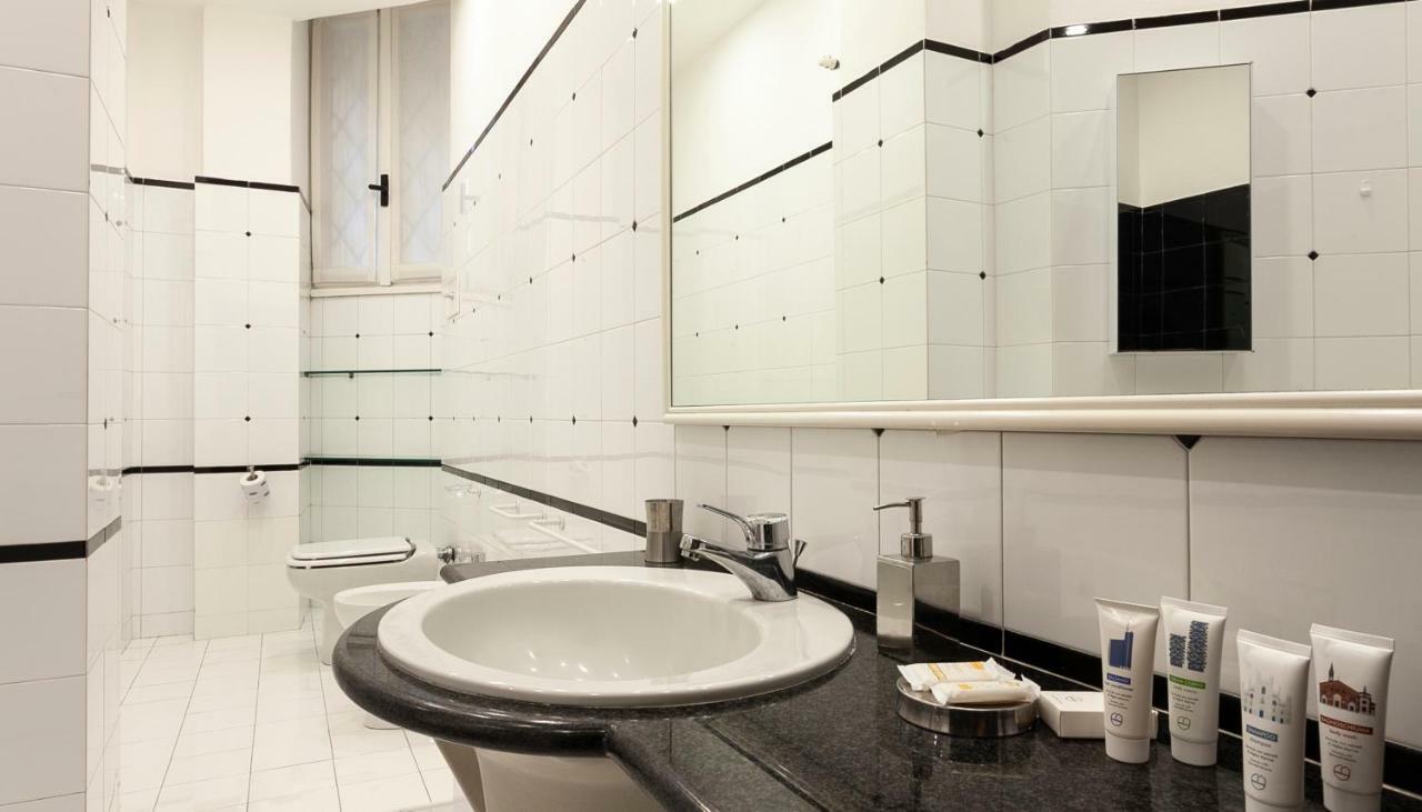 Italianway-Urbano III Apartment Milan Bagian luar foto